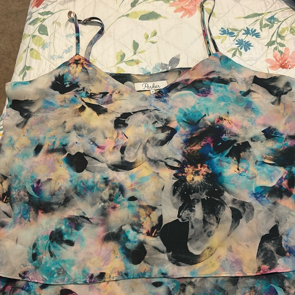 Preowned/final sale beautiful print top by Parker